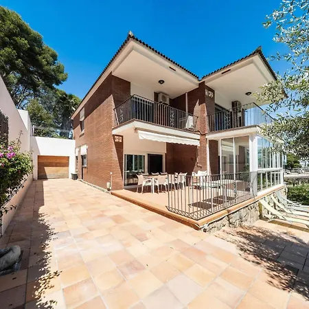 Holiday home Elis House Piscina Privada Mediterranea Castelldefels